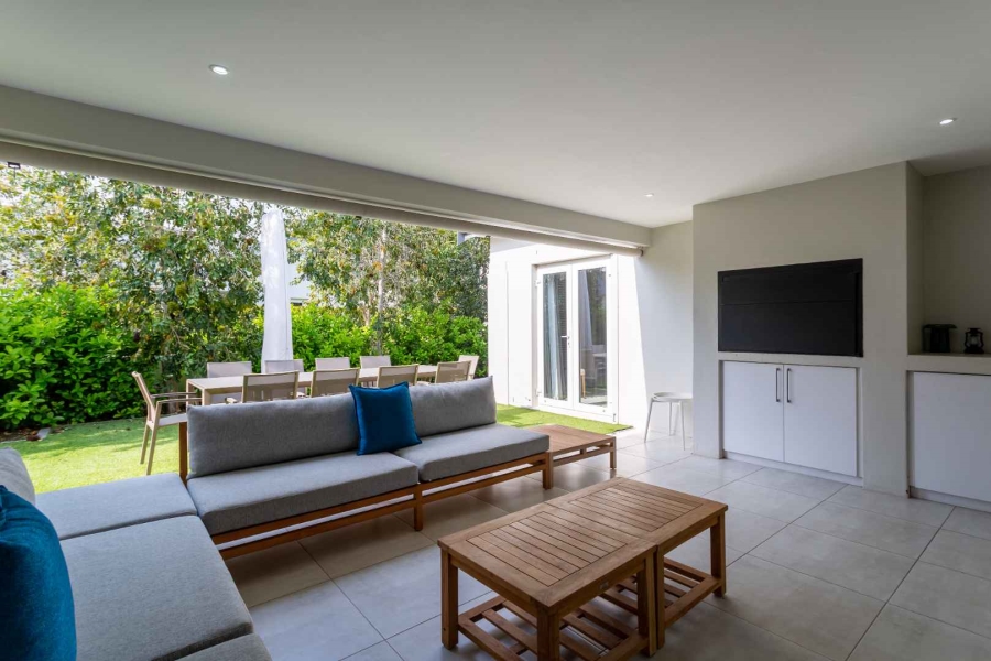 To Let 5 Bedroom Property for Rent in Val De Vie Estate Western Cape